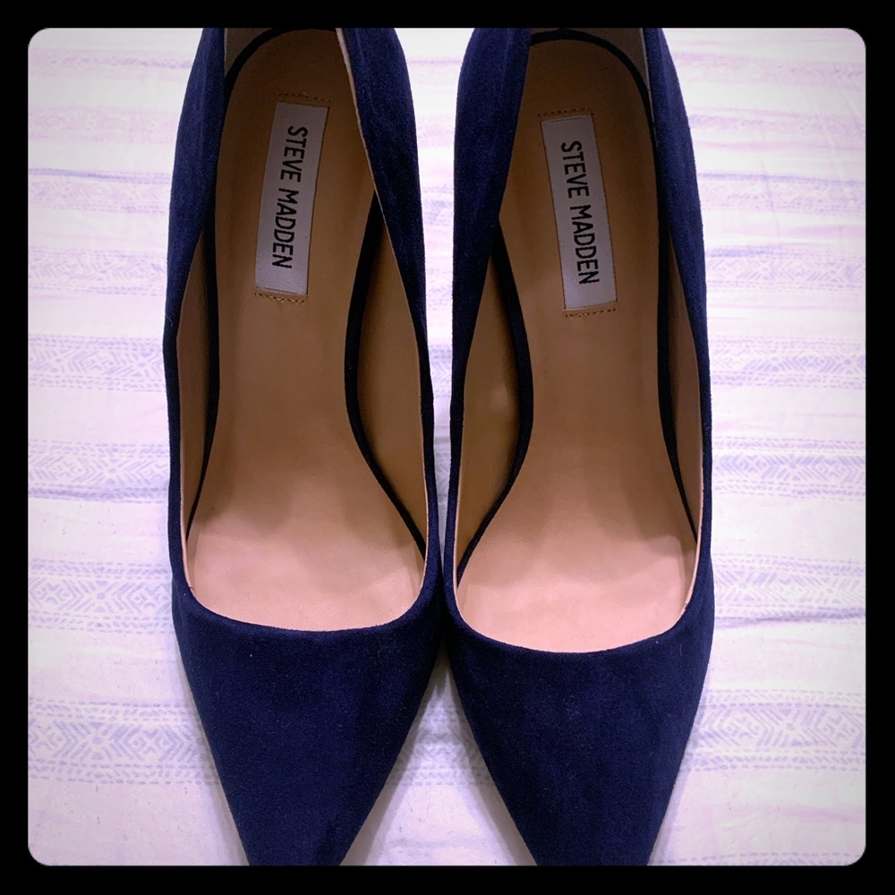Steve Madden pumps.